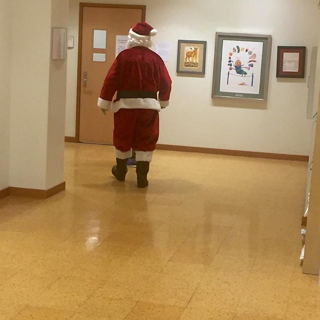"When what, to my wondering eyes should appear ..." #stnick #storytime #elmhurstpubliclibrary #santa?
