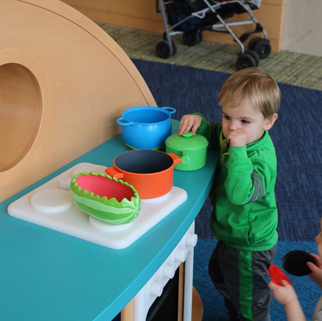 Soup’s on! Pre-readers are cooking up early literacy skills in the Learning Garden kitchen! #elmhurstpubliclibrary #renovation #libraryfun