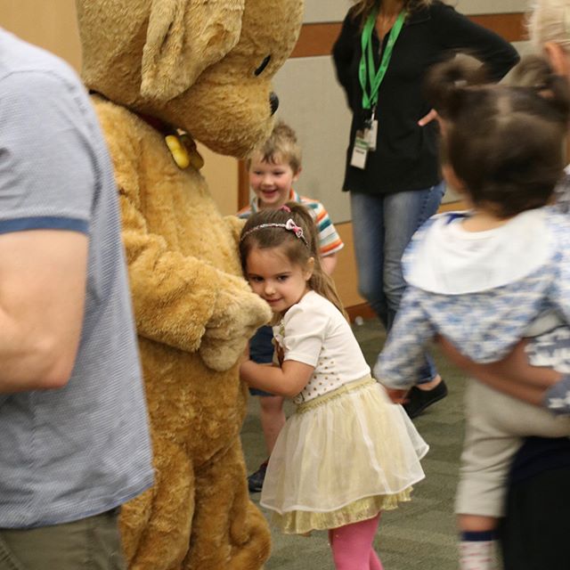 When Biscuit the Dog shows up at storytime, it’s like seeing an old friend. #biscuitthedog #storytime #librarylife #onemorehug #elmhurstil